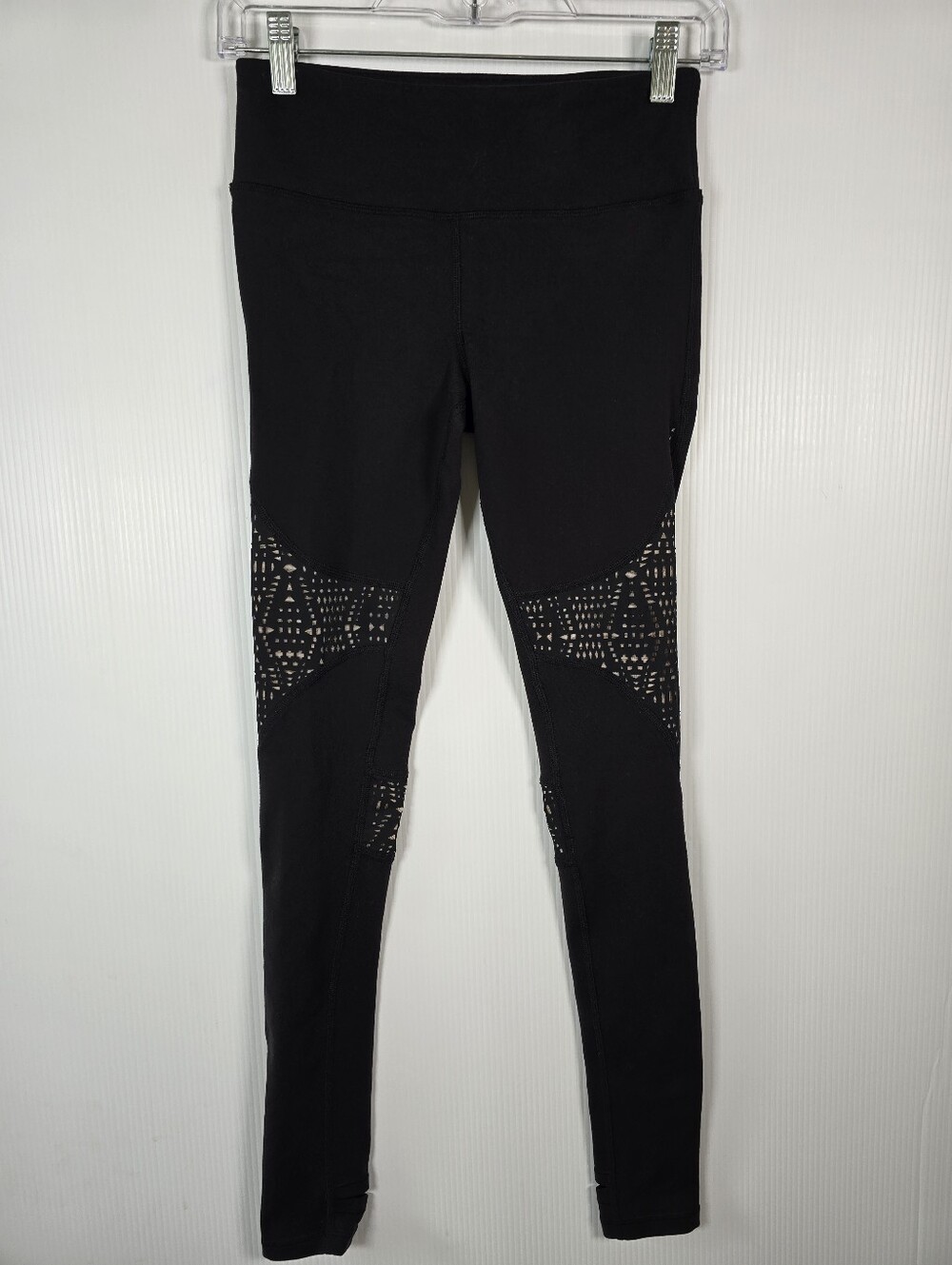 ALO West Coast Black Leggings Geometric Laser-Cut Panels Activewear Size XS